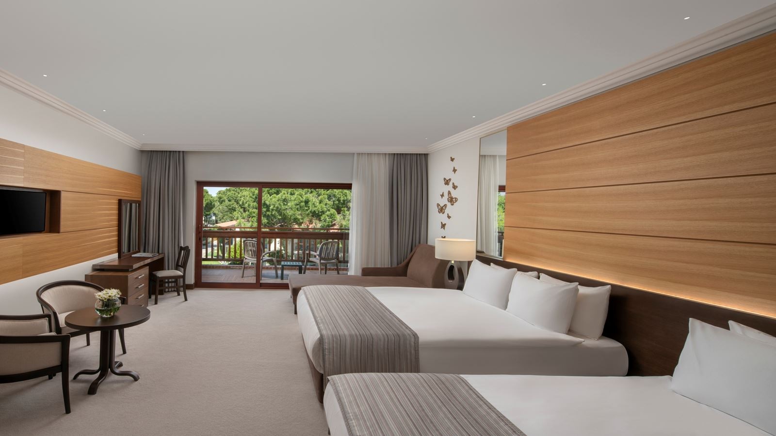 rooms-superior-land-view