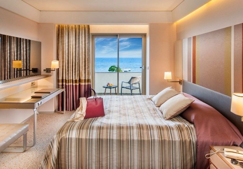 rooms-deluxe-suite