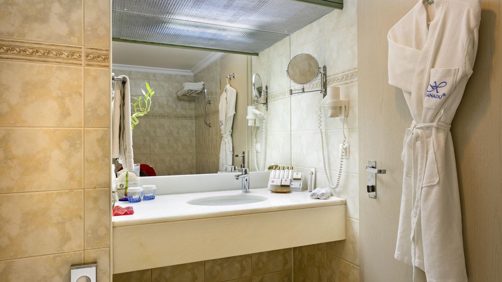 Готель Xanadu Resort - Main Building Standard Room ванна кімната