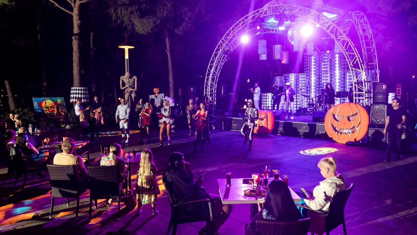 Готель Xanadu Resort - Анімація шоу програма