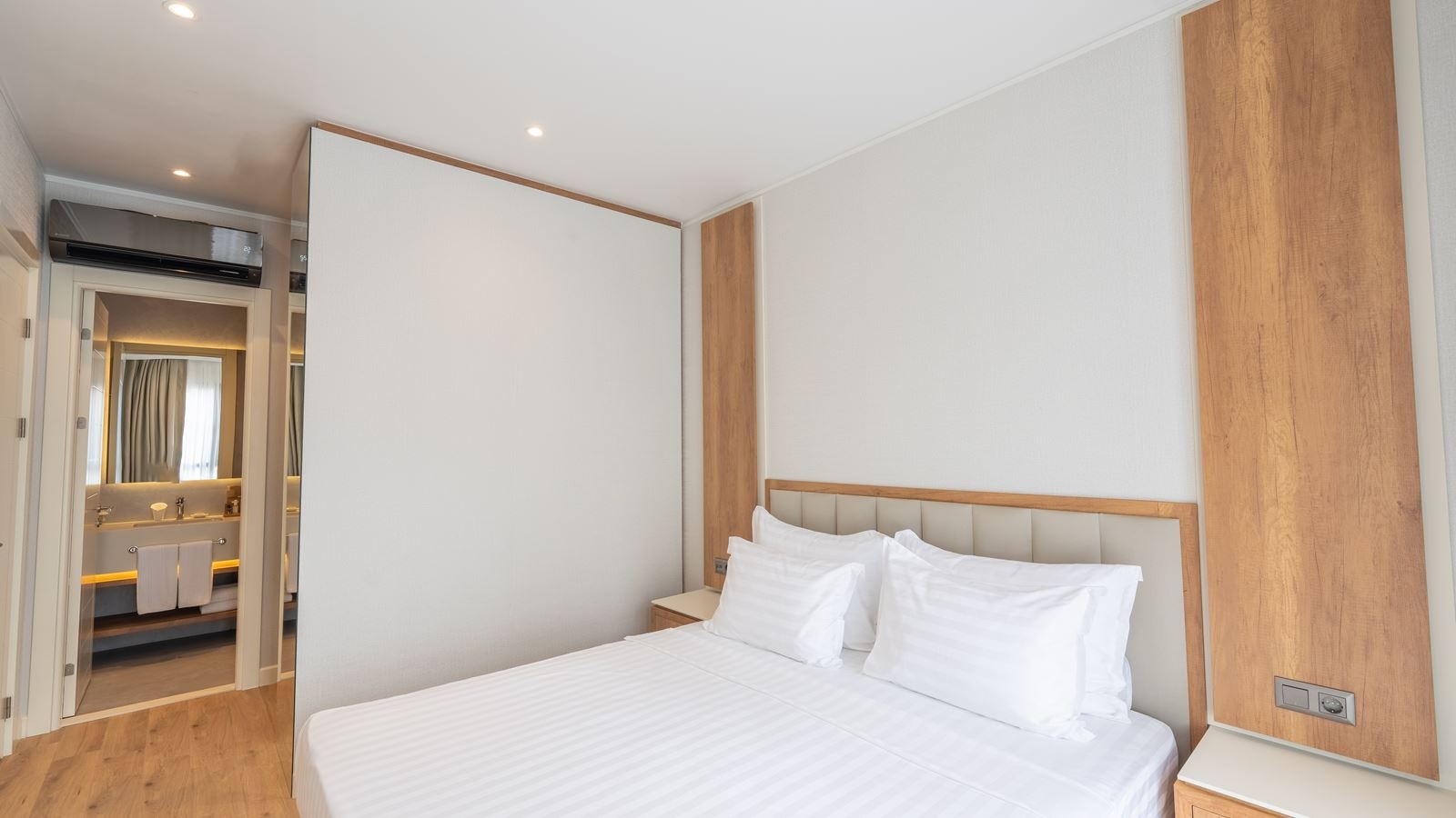 rooms-swim-up-suite