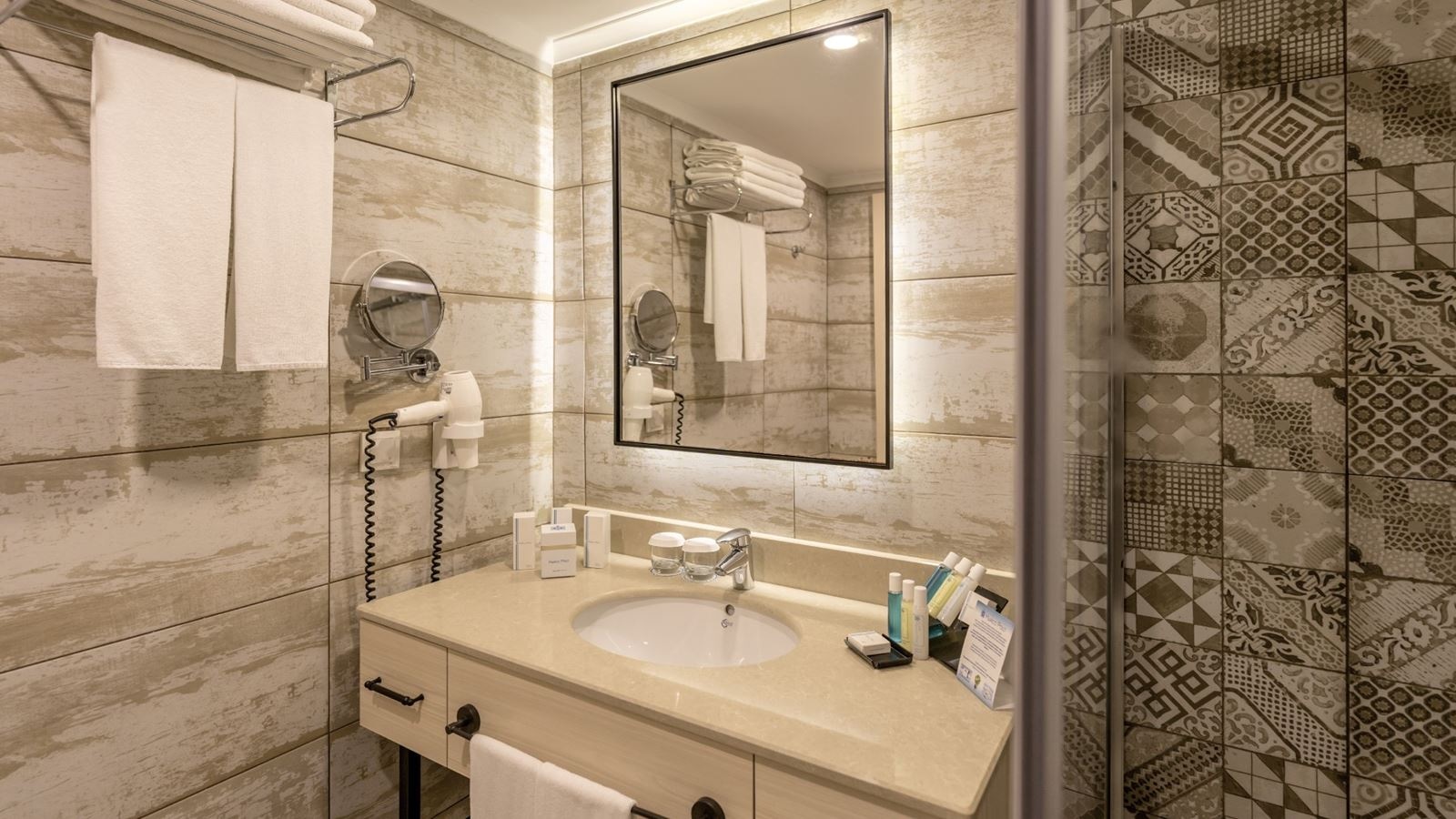 rooms-premium-room