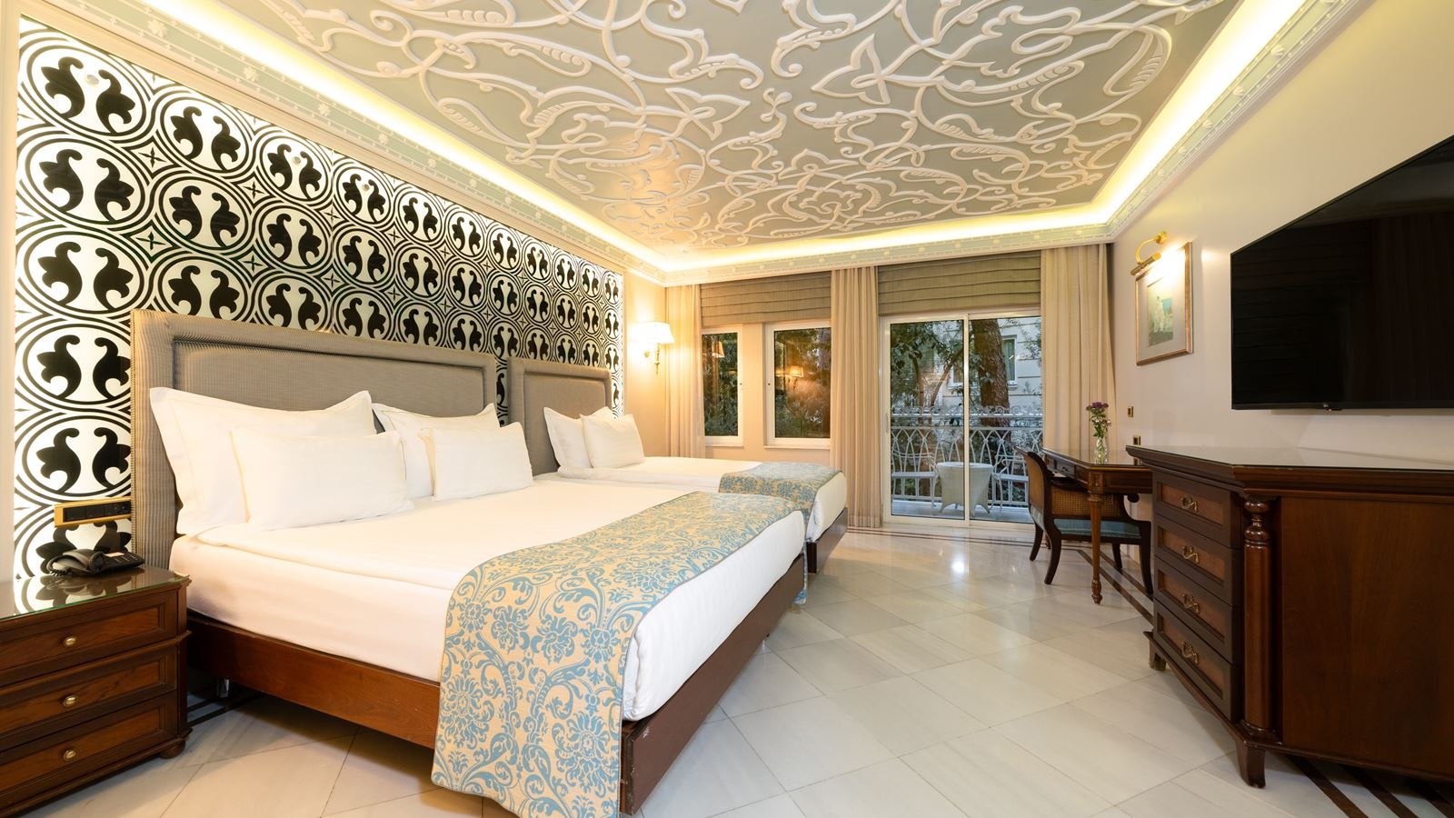 rooms-deluxe-room