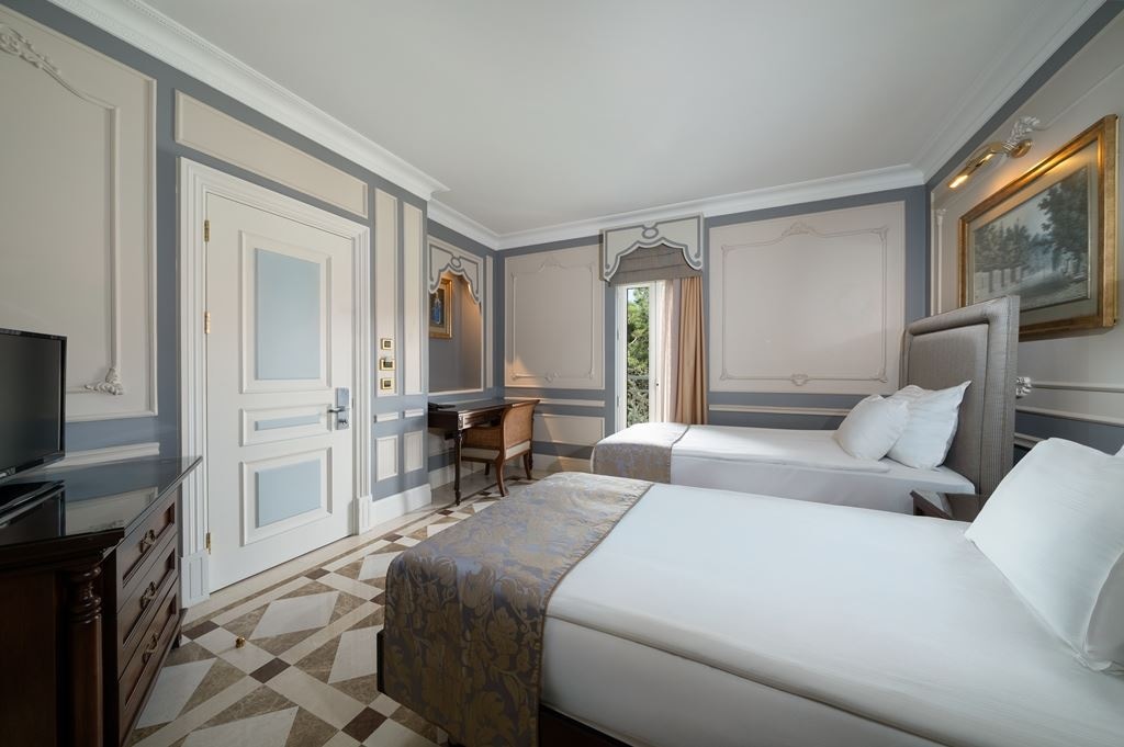 rooms-family-room