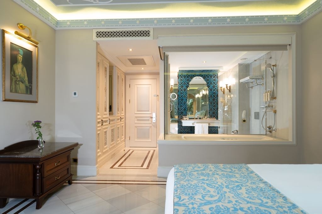 rooms-deluxe-room