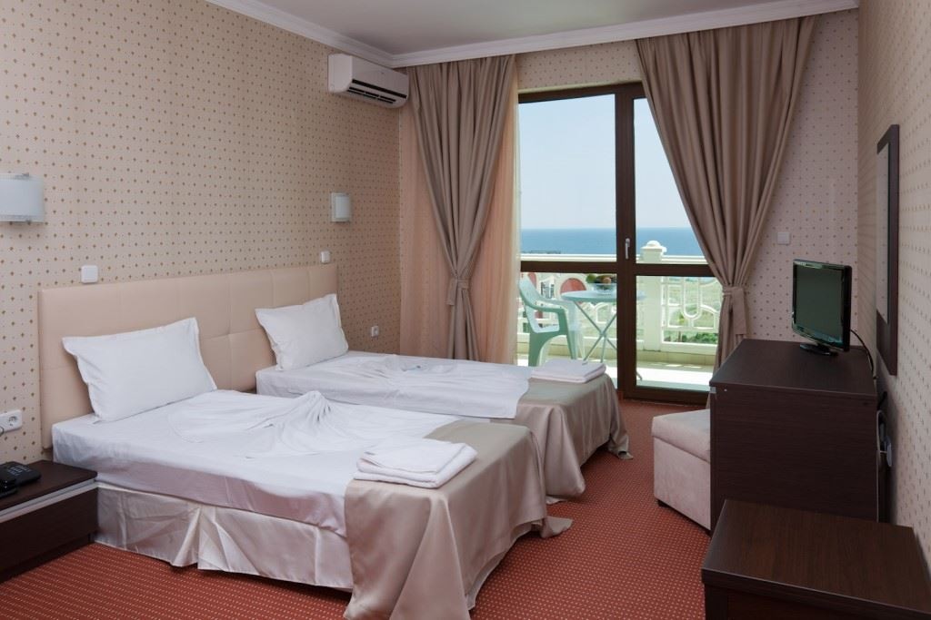 rooms-standard-room-balcony