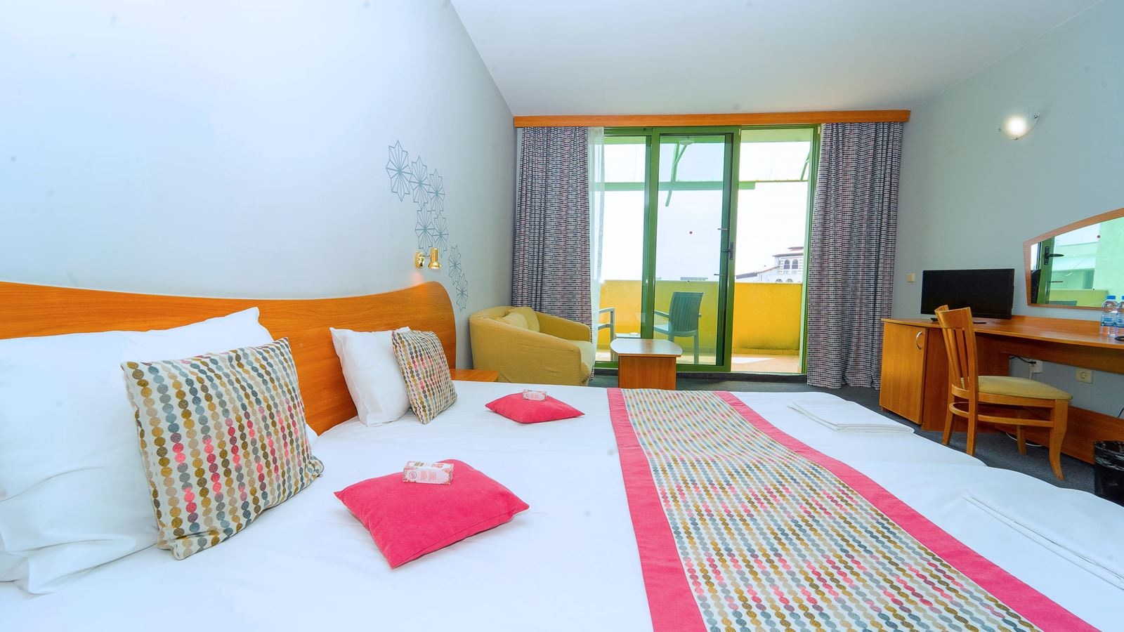rooms-twin-room