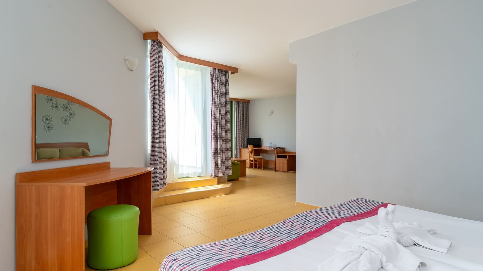 rooms-suite-room