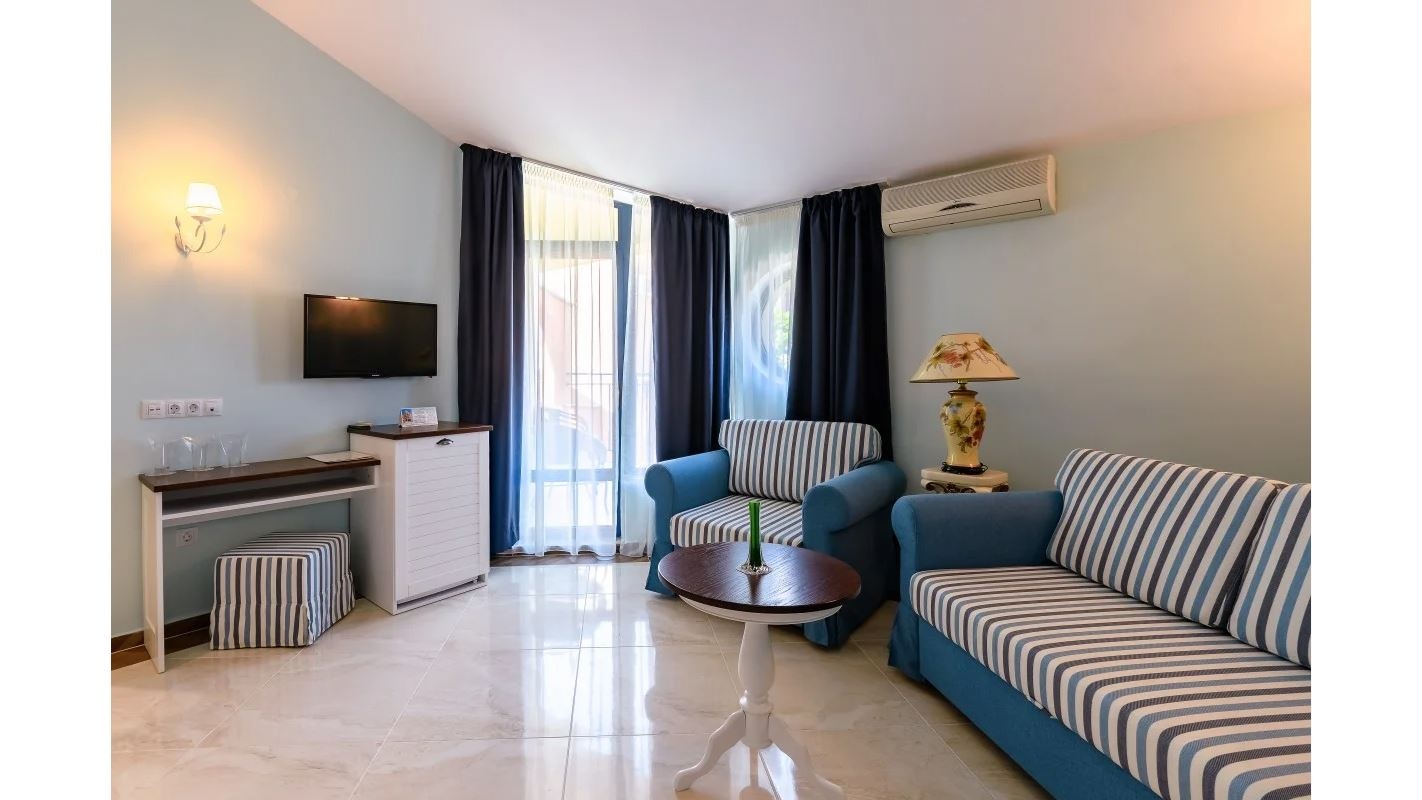 rooms-standard-apartment-balcony-or-terrace