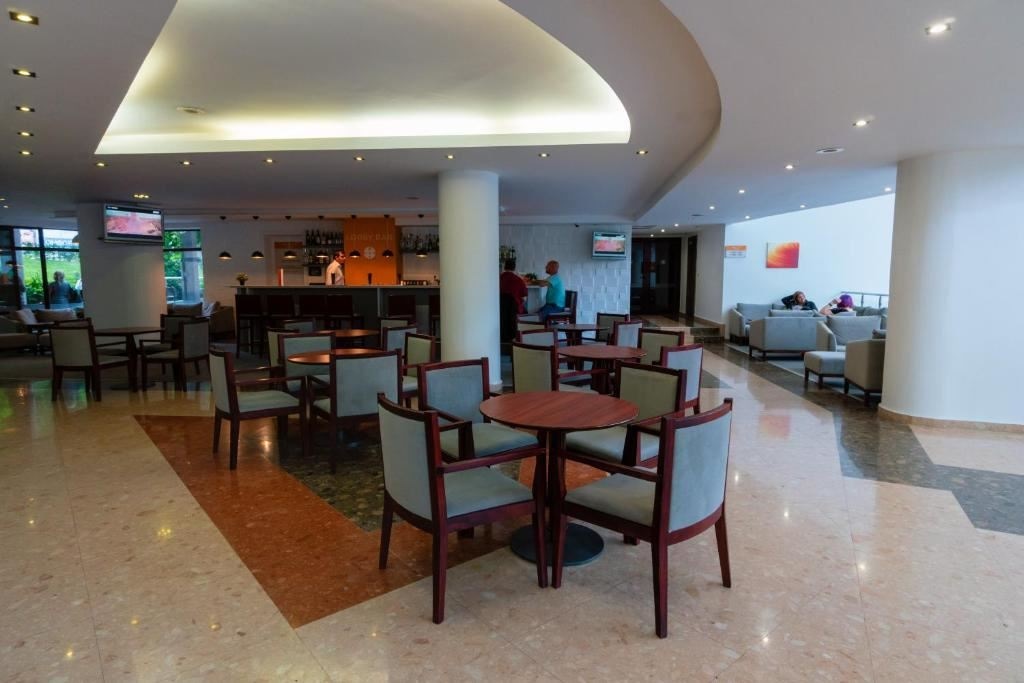 bars-lobby-bar