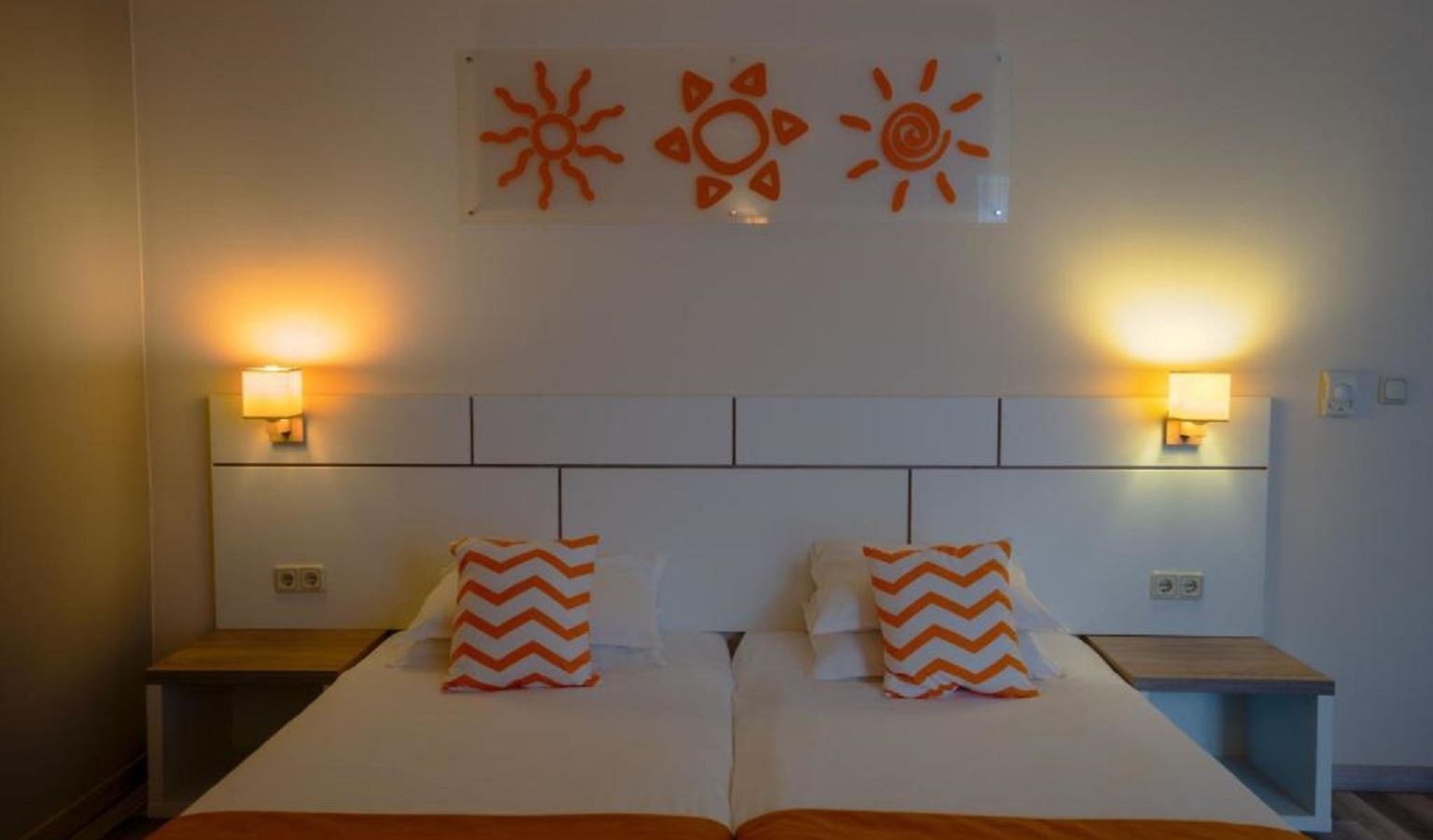 rooms-twin-standard-room-balcony-or-terrace