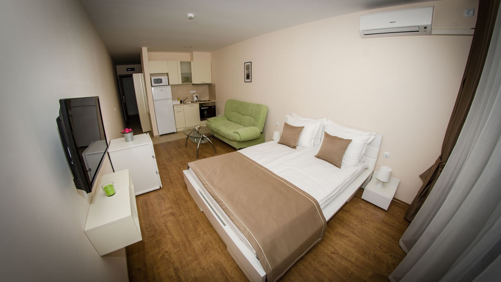 rooms-2-bedroom-deluxe-apartment-balcony-or-terrace