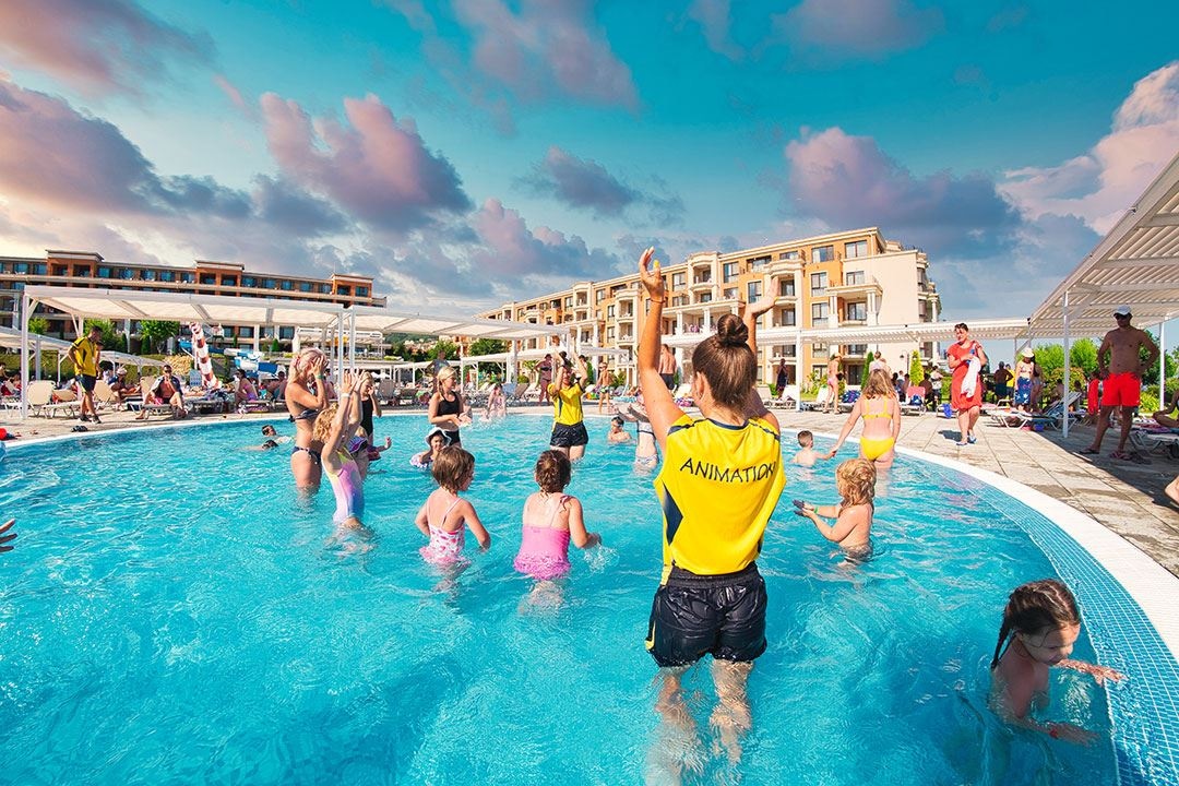 animation-outdoor-pool