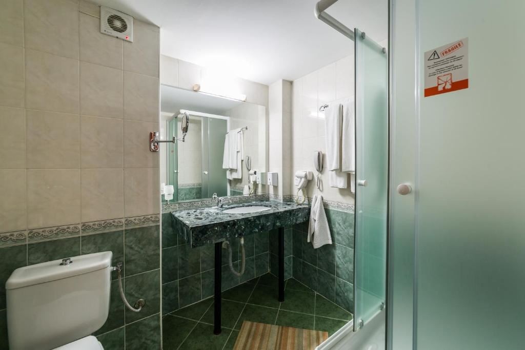 rooms-single-wchild-standard-room-balcony-or-terrace
