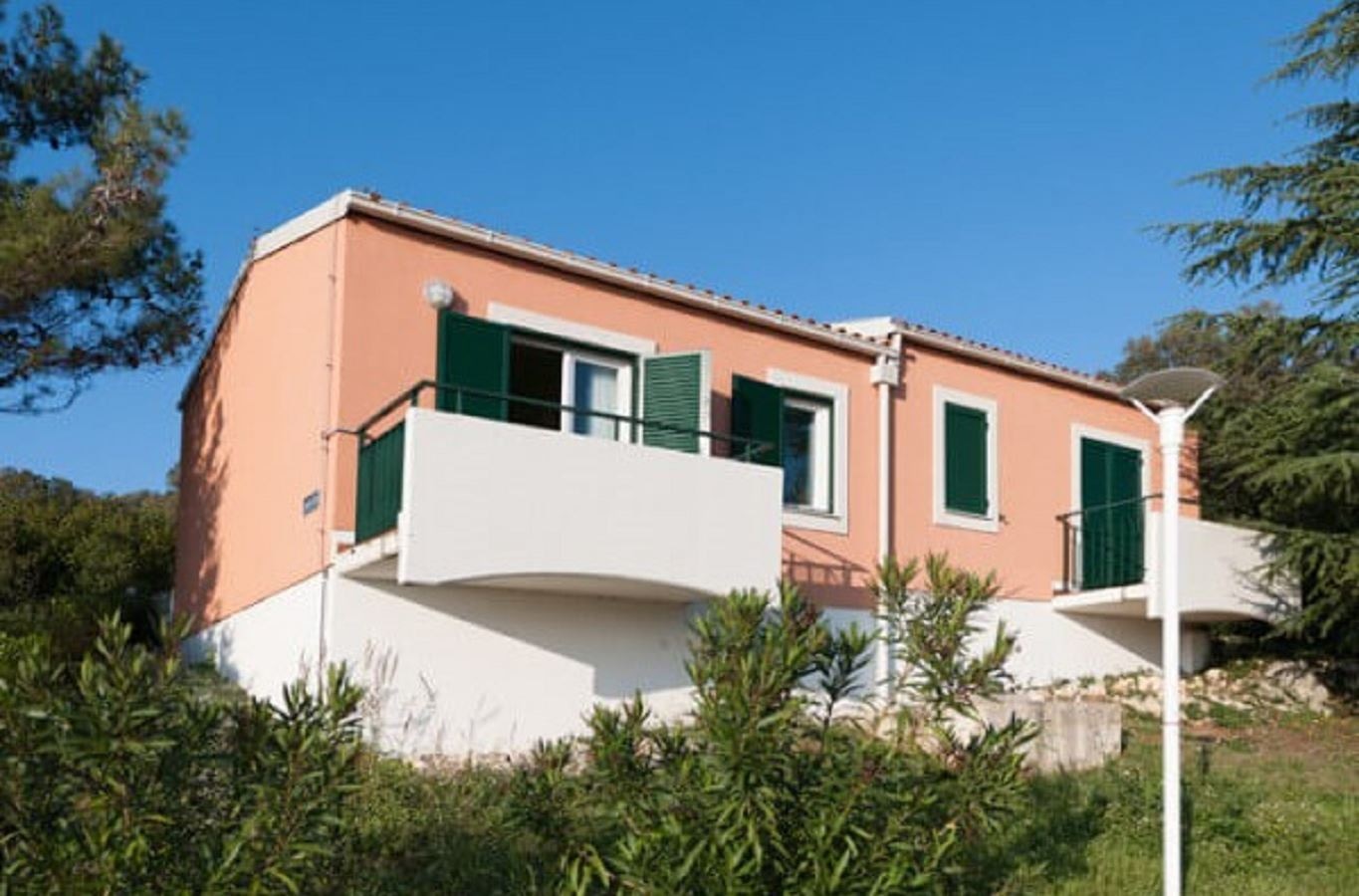 rooms-1-bedroom-apartment-balcony-or-terrace