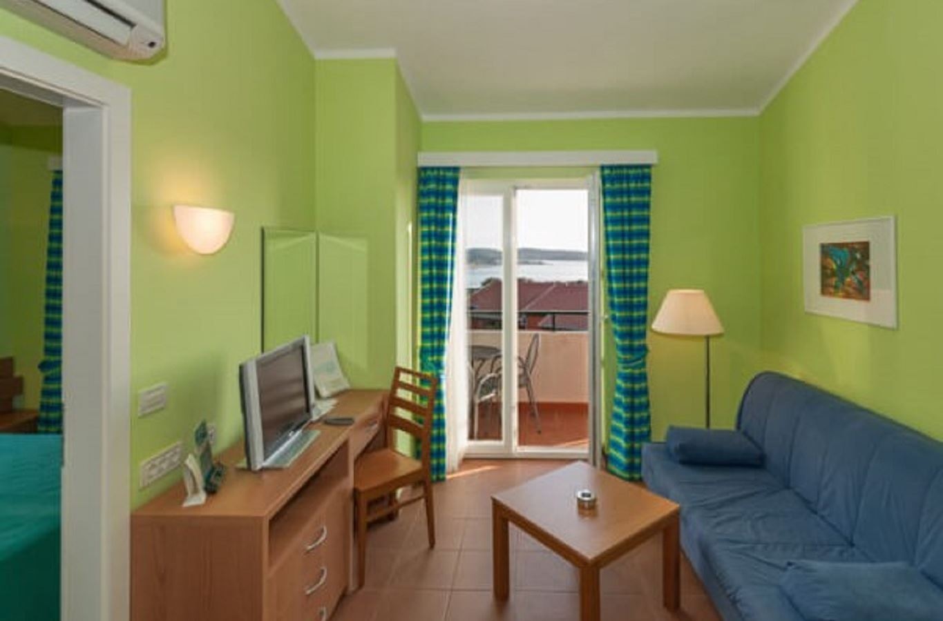 rooms-1-bedroom-apartment-terrace
