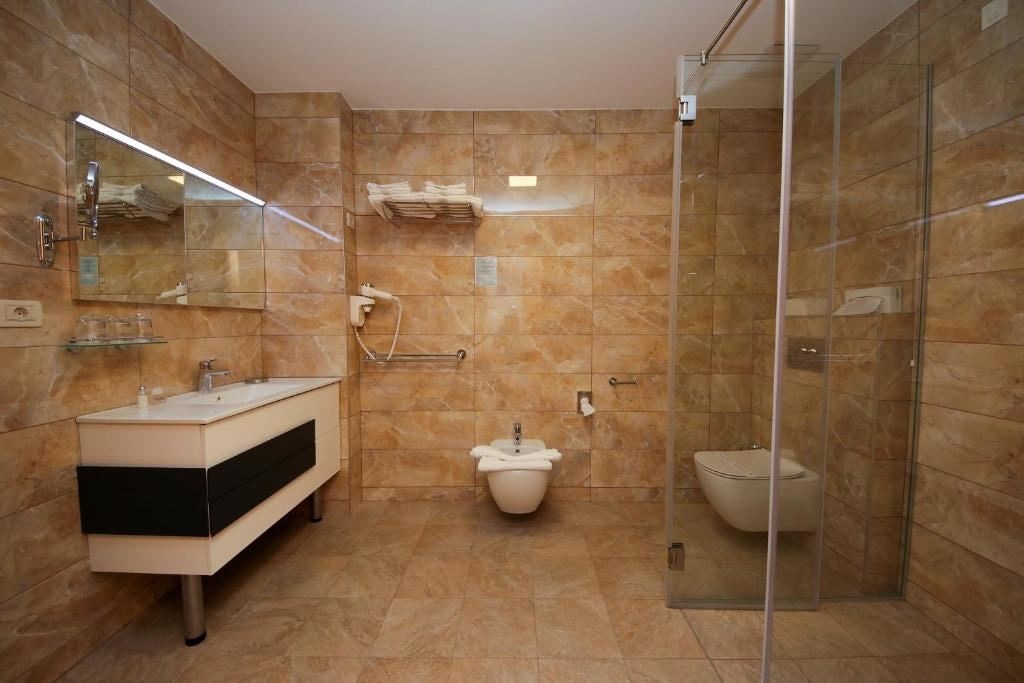 rooms-deluxe-room-seaview-balcony-or-terrace