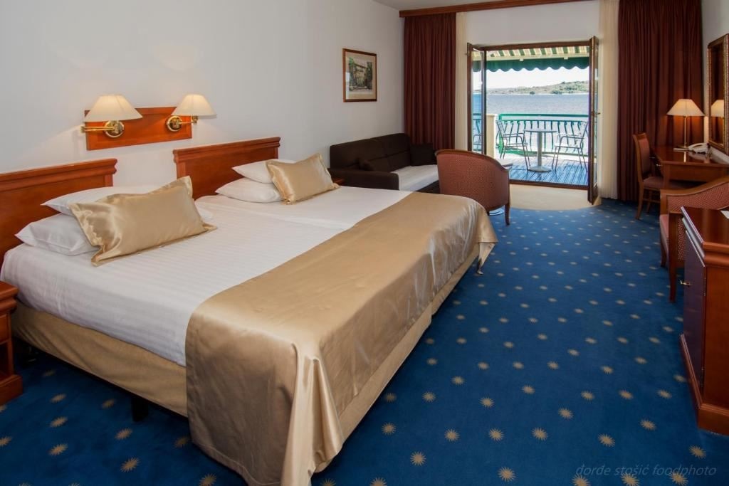rooms-superior-room-seaview-balcony-or-terrace