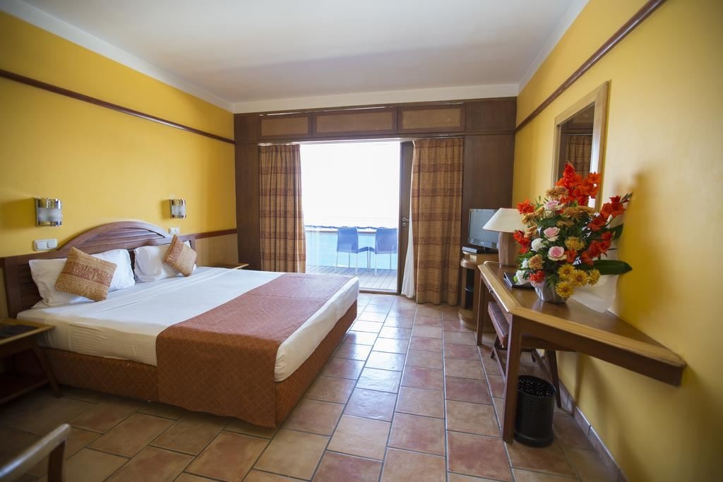 rooms-superior-room