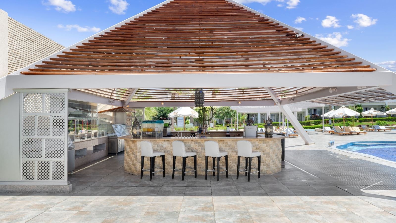 bars-pyramid-bar