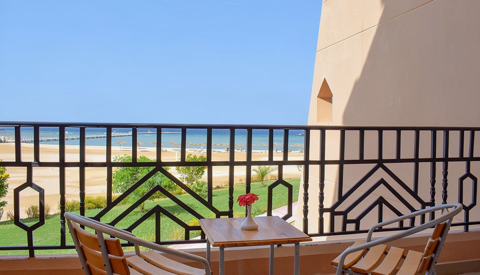 rooms-family-room-sea-view