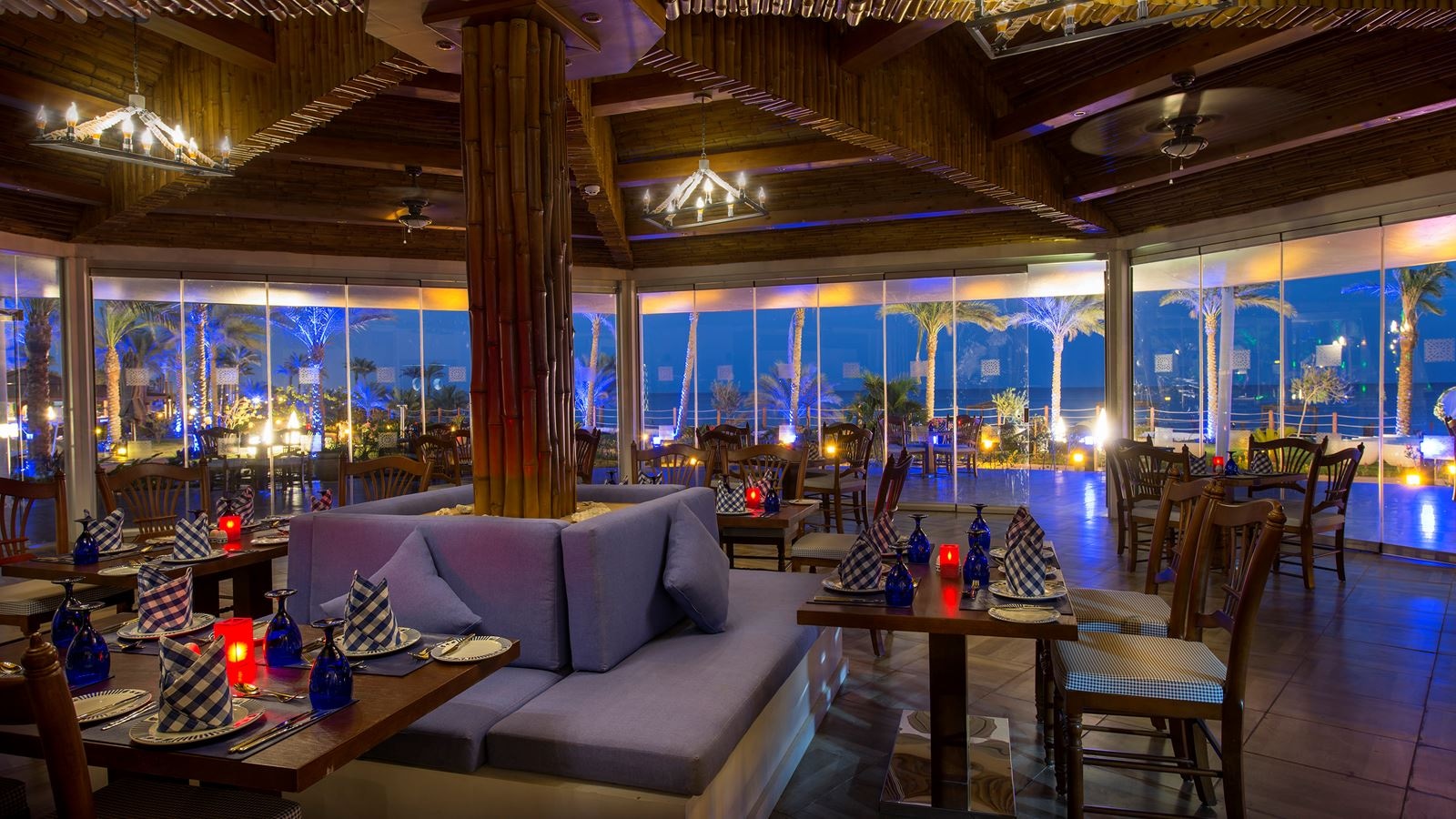 restaurants-island-pool-bar