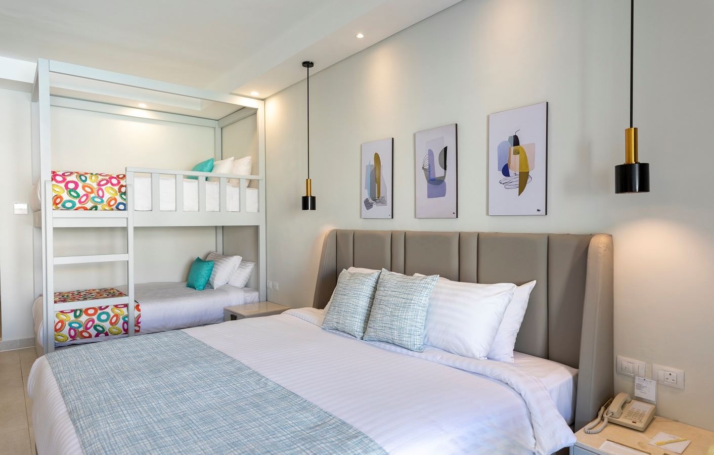 rooms-family-bunk-bed-aqua-view