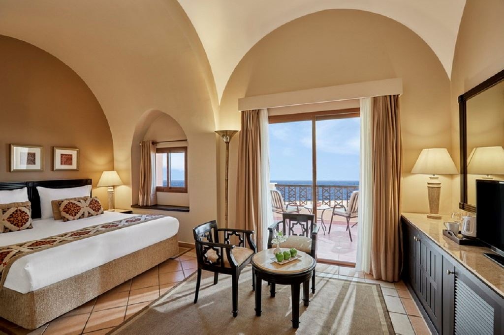 rooms-superior-room
