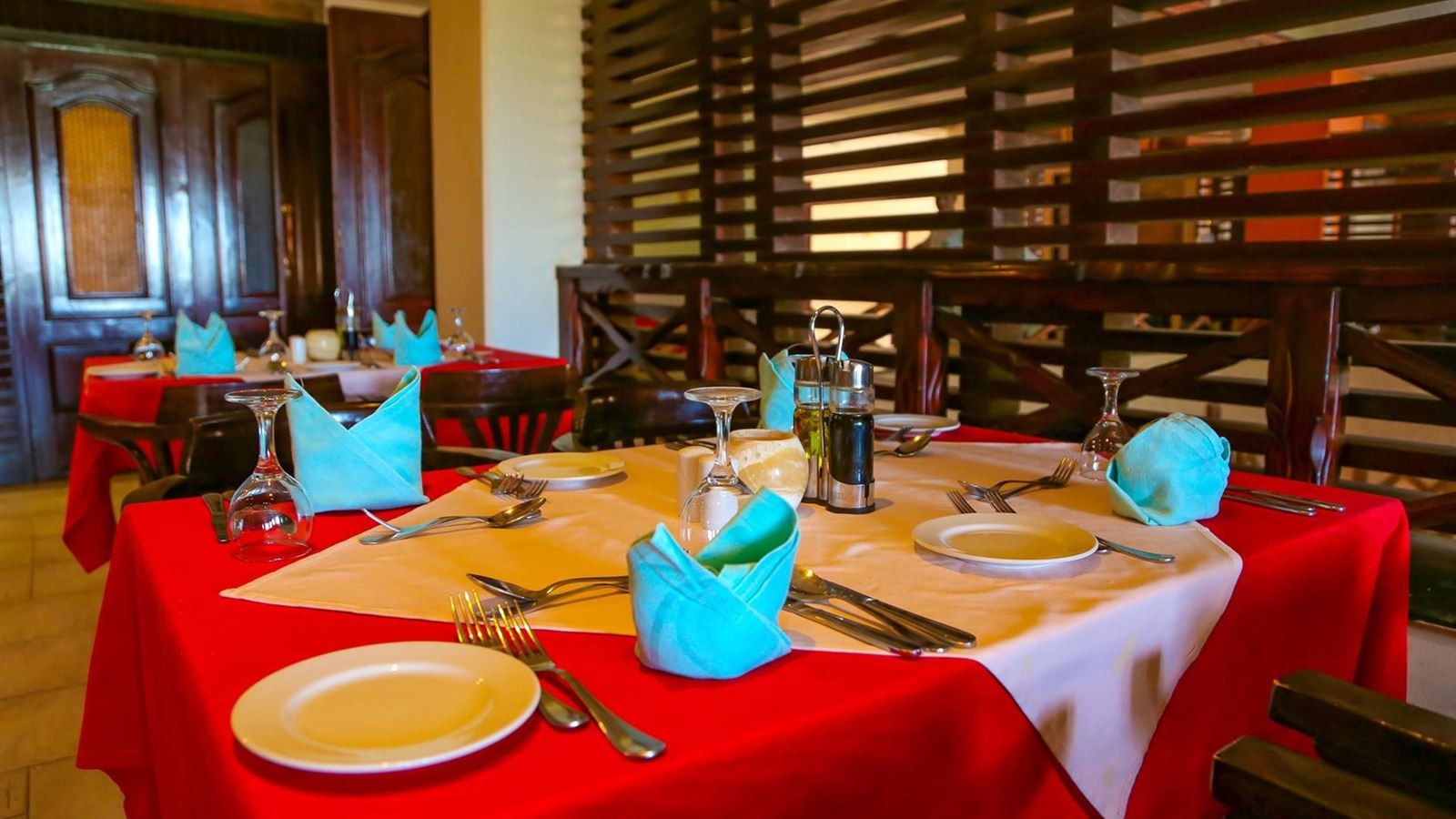 restaurants-restaurants