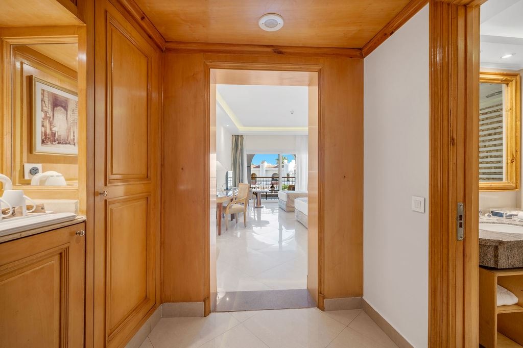 rooms-family-room