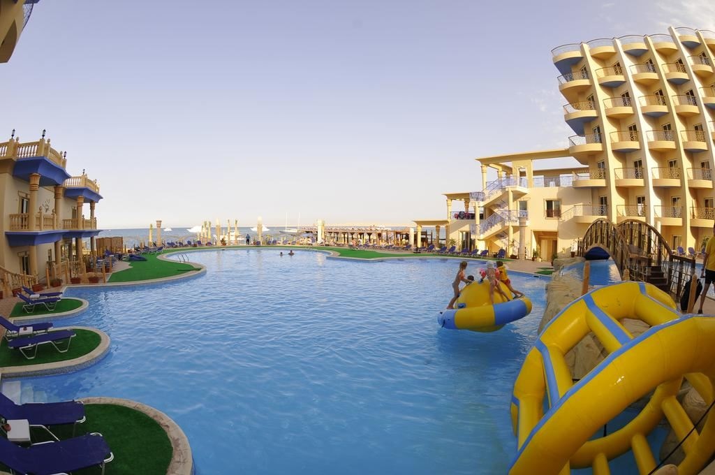 Готель SPHINX AQUA PARK BEACH RESORT - Відкритий басейн