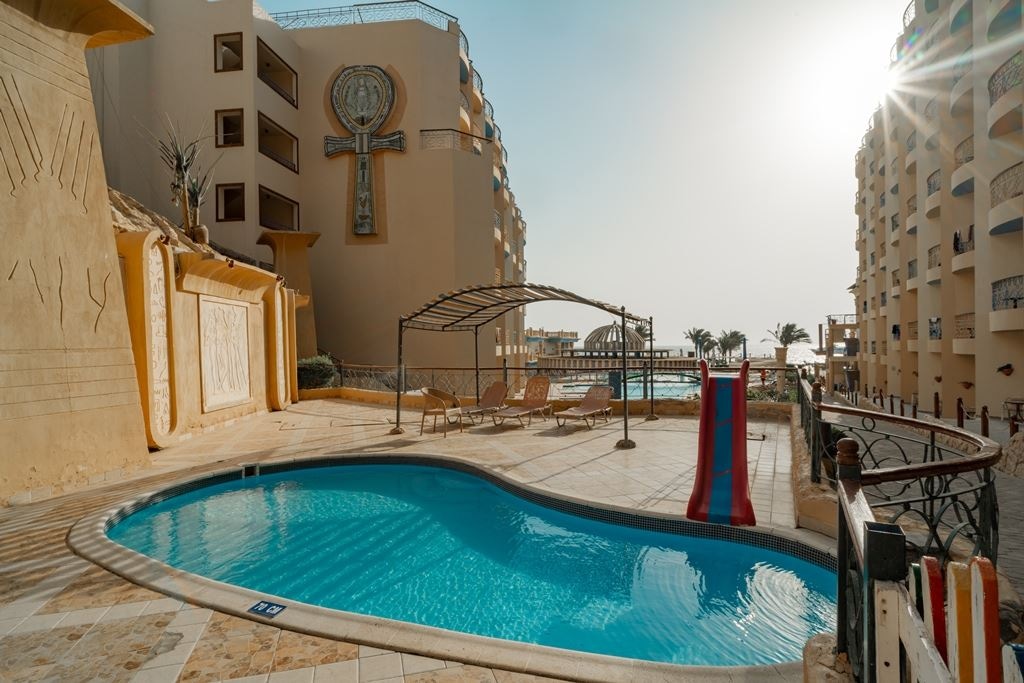 pools-outdoor--indoor-pool