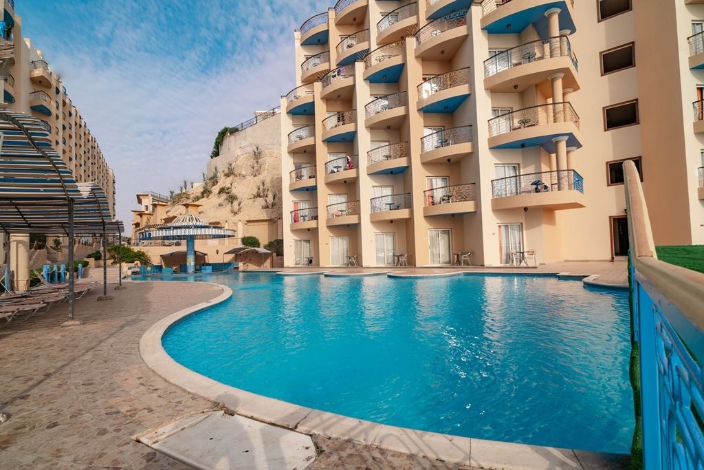 pools-outdoor--indoor-pool