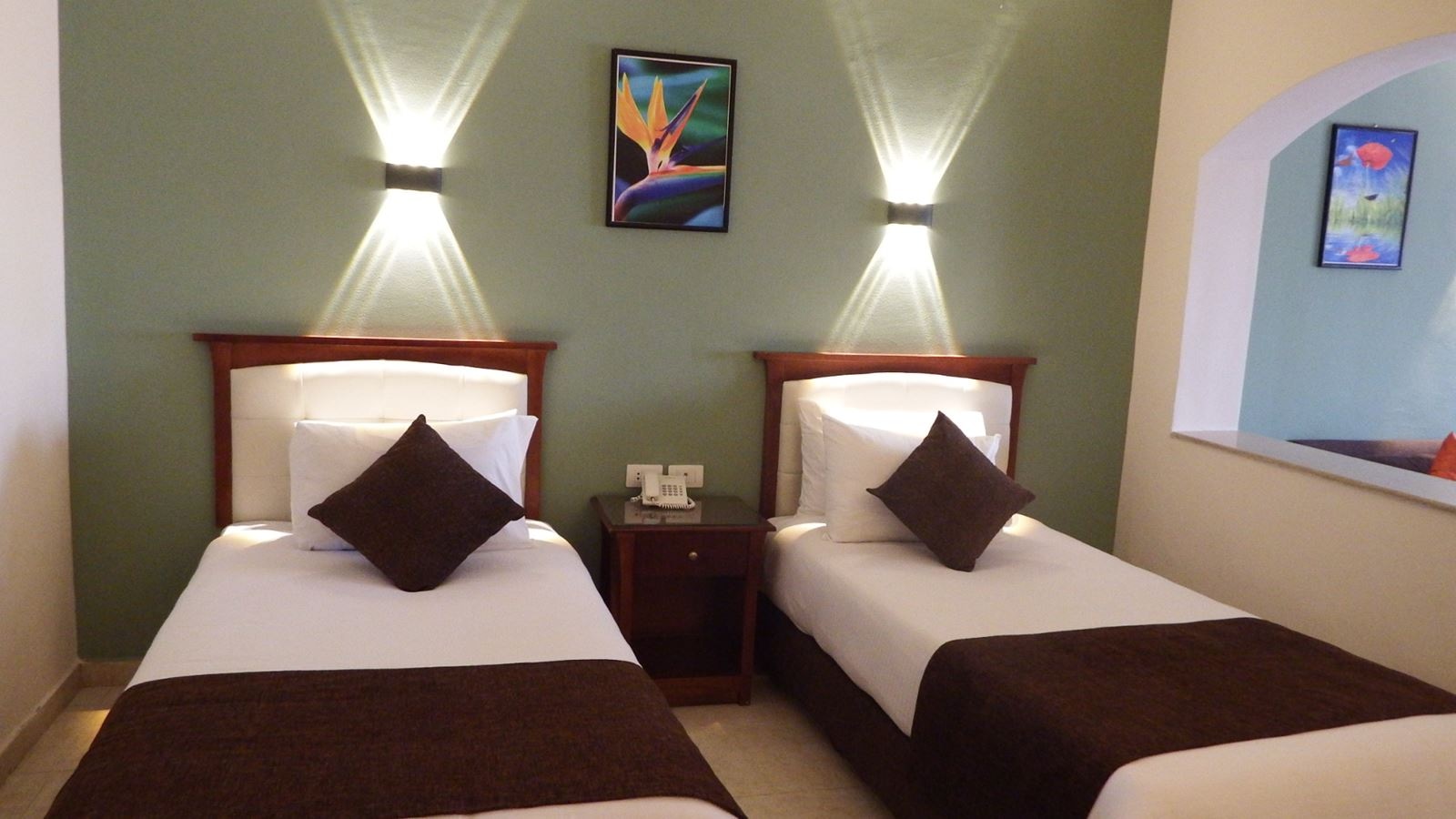 rooms-superior-room