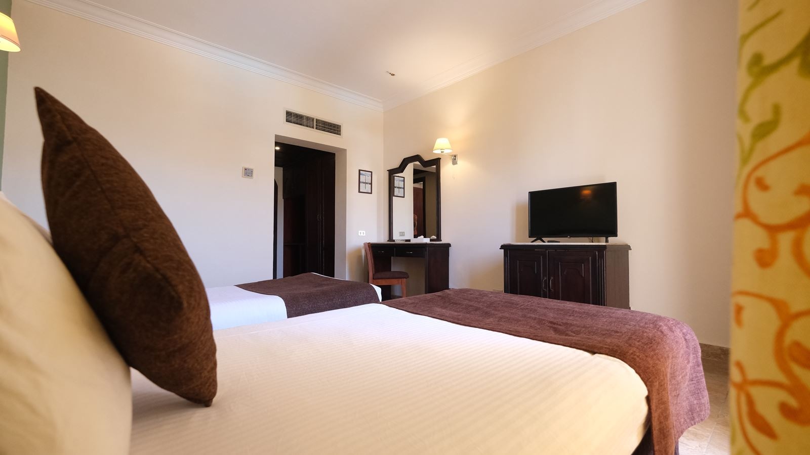 rooms-standard-room