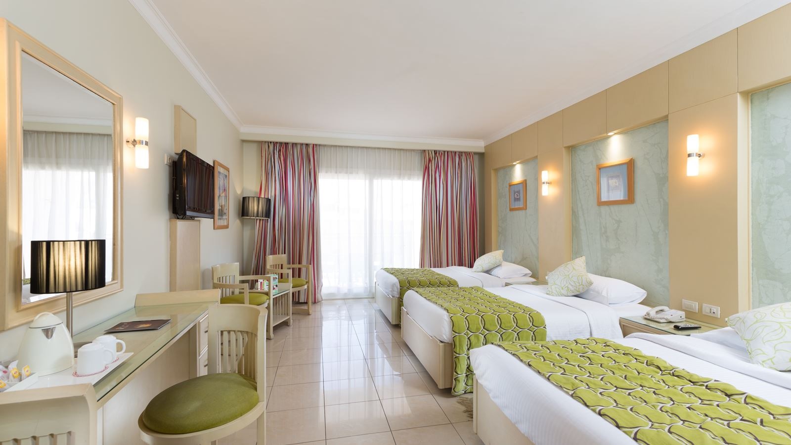rooms-superior-room