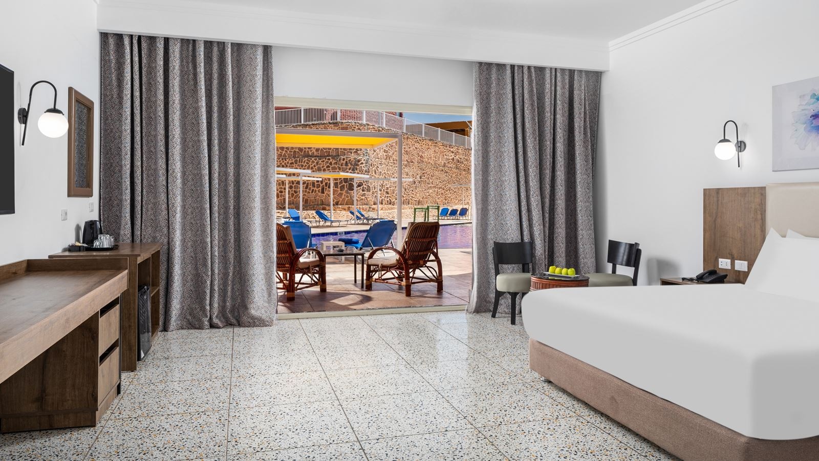 rooms-superior-room-pool-view