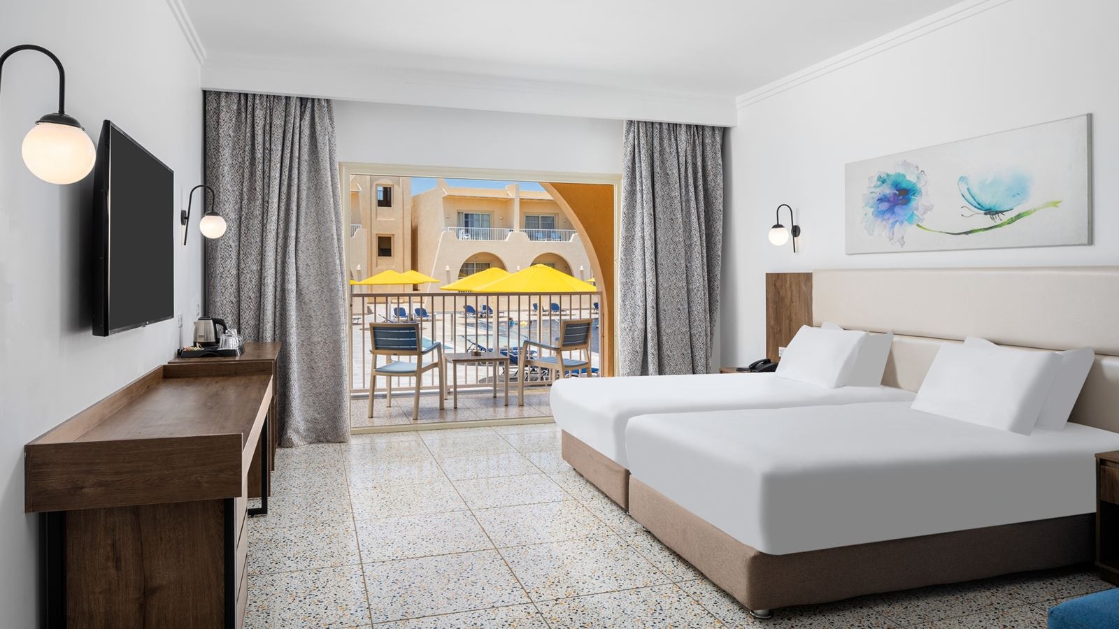 rooms-family-deluxe-pool-view-room