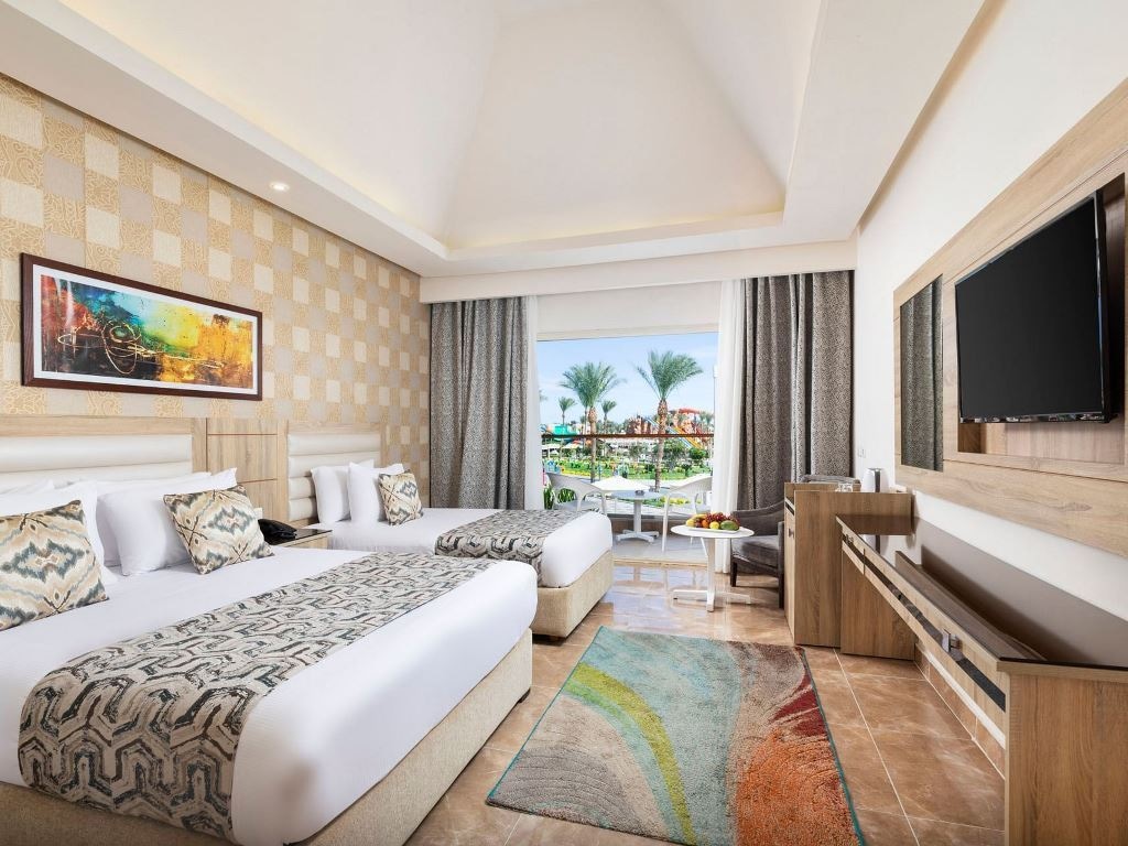 rooms-standard-pool-view