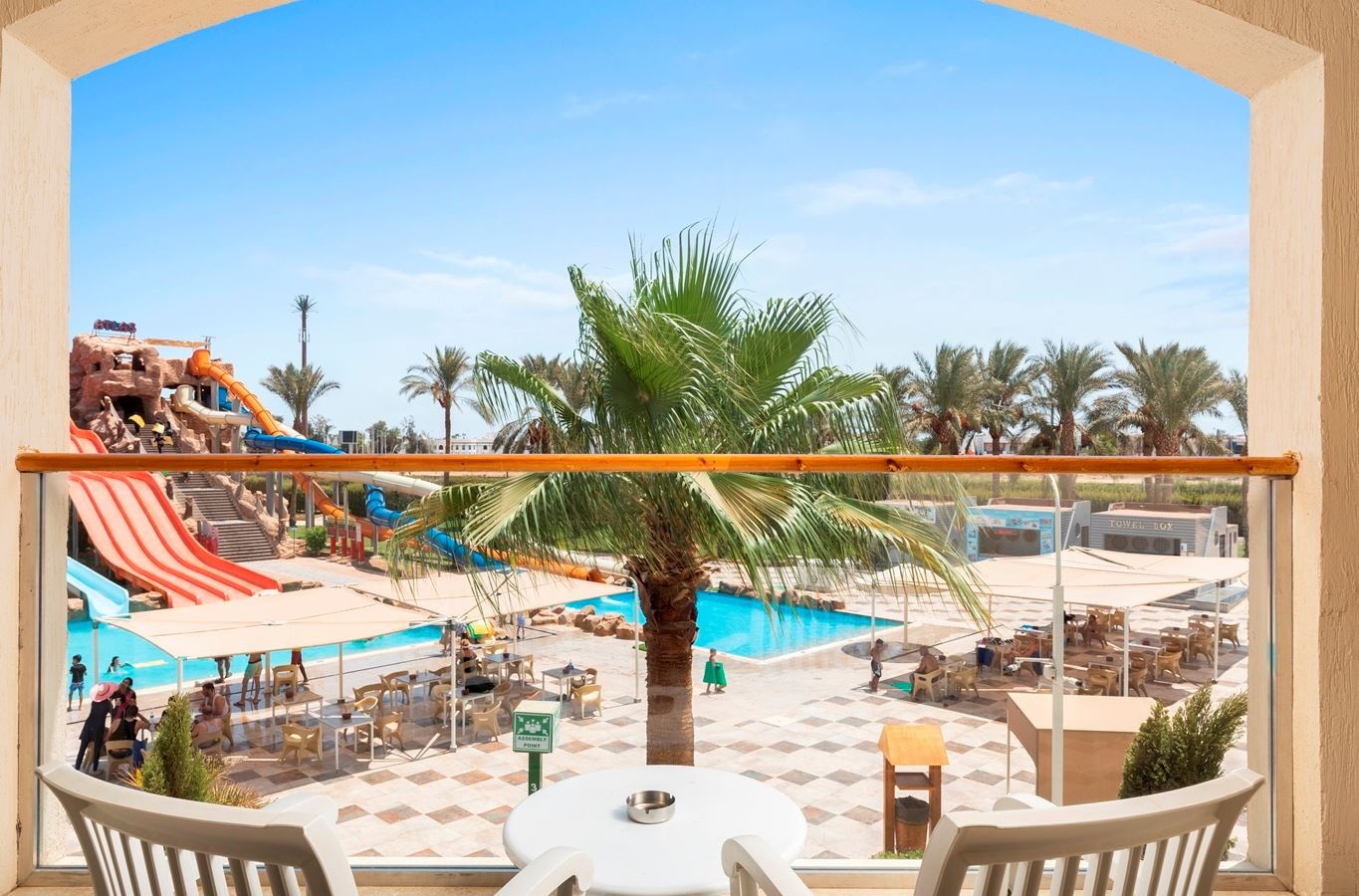 rooms-family-2-bedroom-gardenpool-view