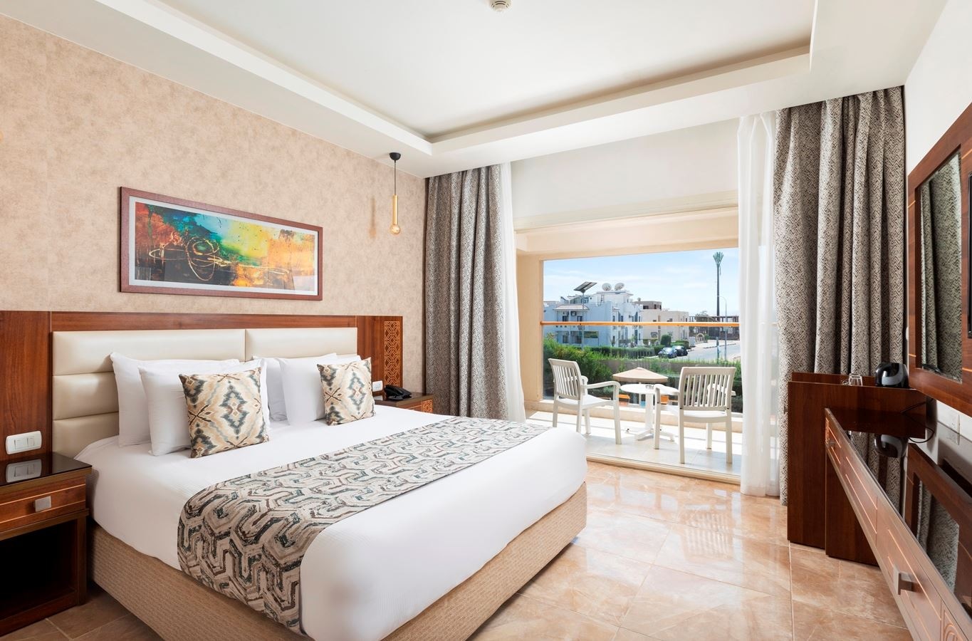 rooms-family-2-bedroom-gardenpool-view