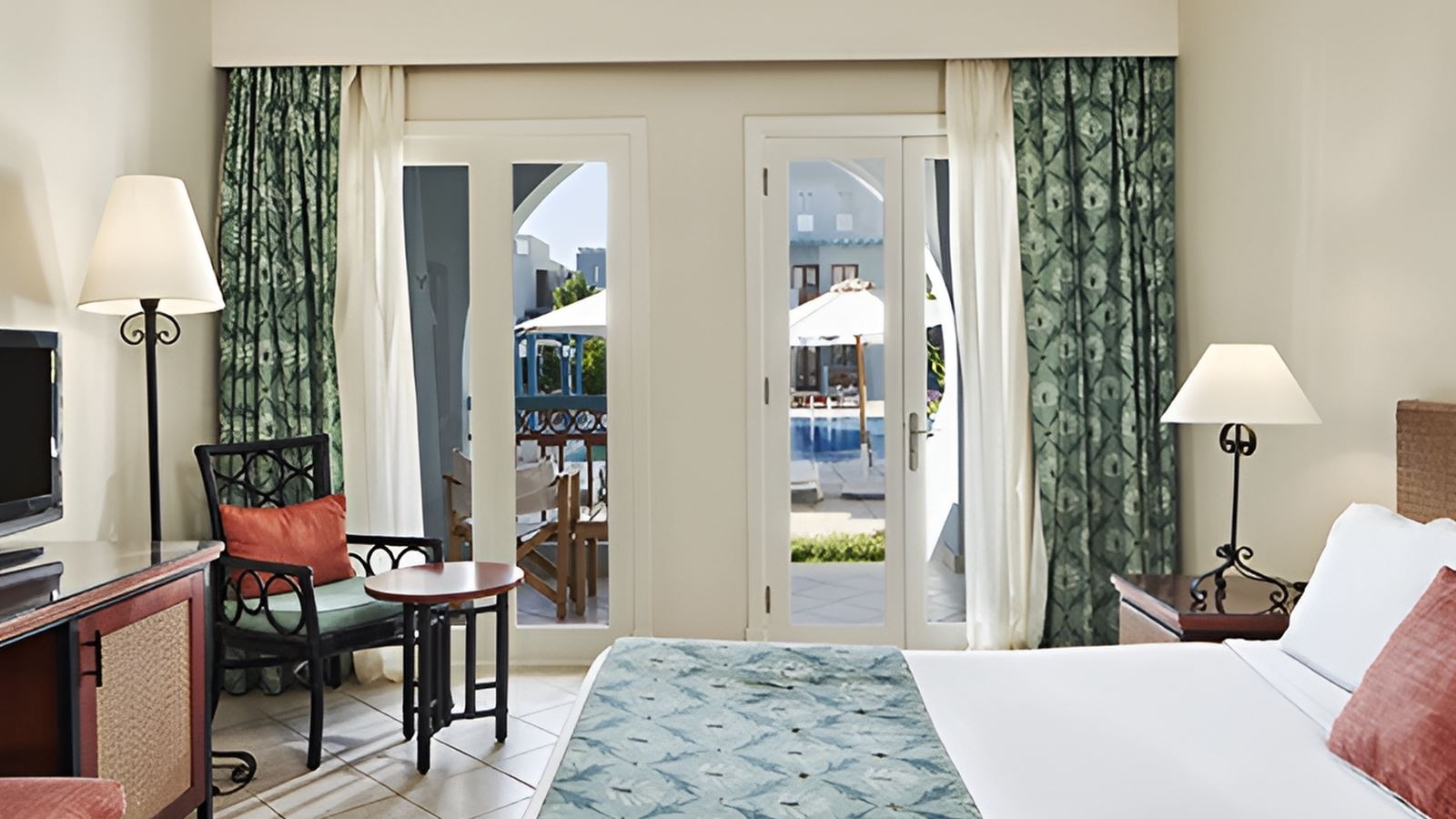 rooms-deluxe-room