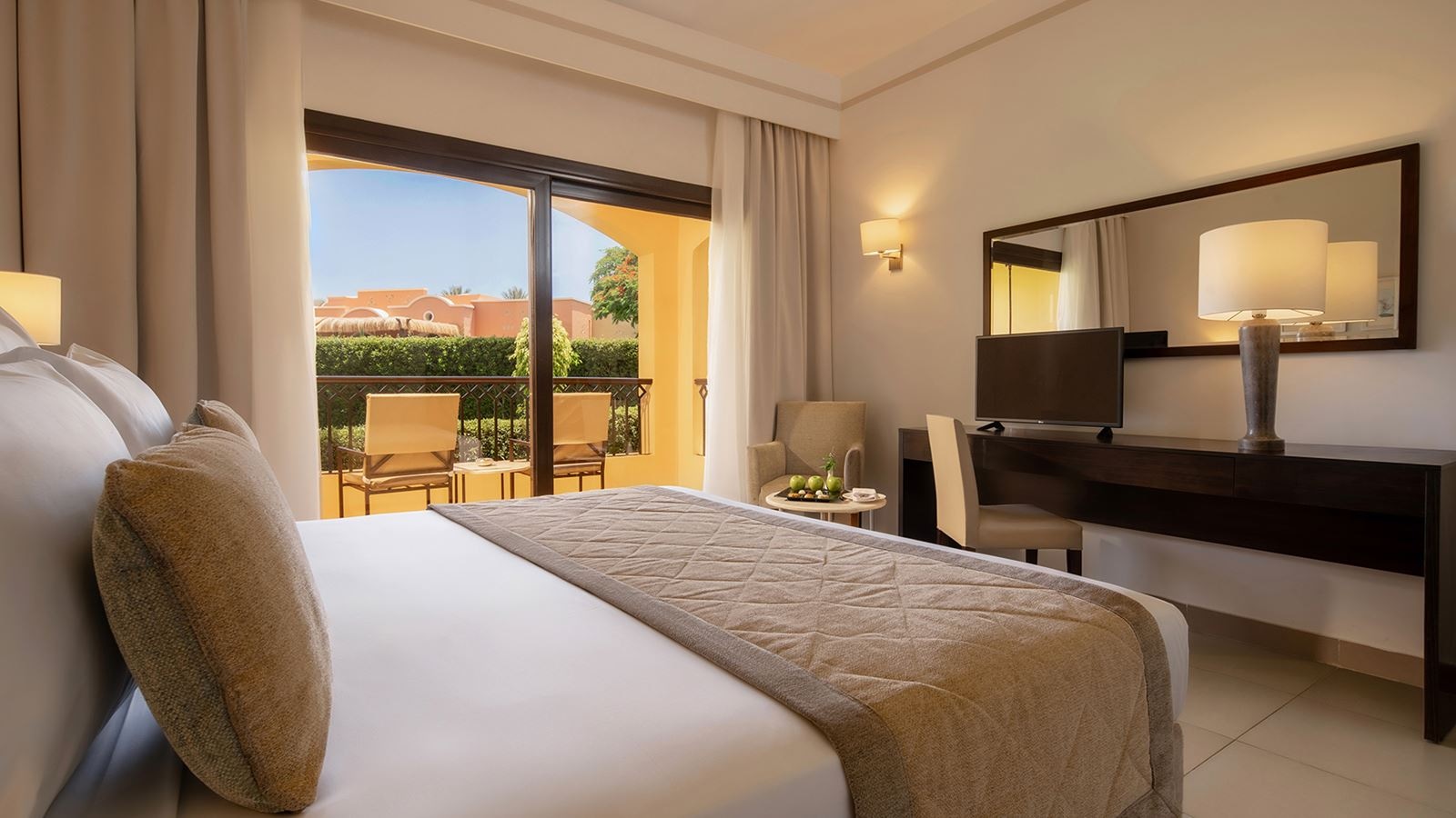 rooms-family-deluxe-garden-view