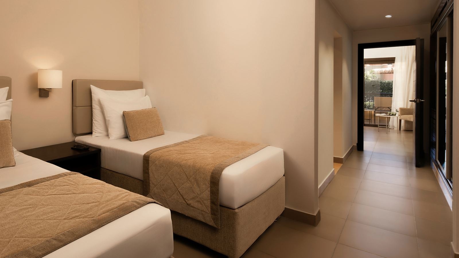 rooms-family-deluxe-garden-view