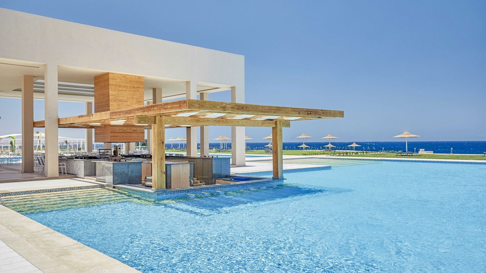 restaurants-twisty-pool-bar