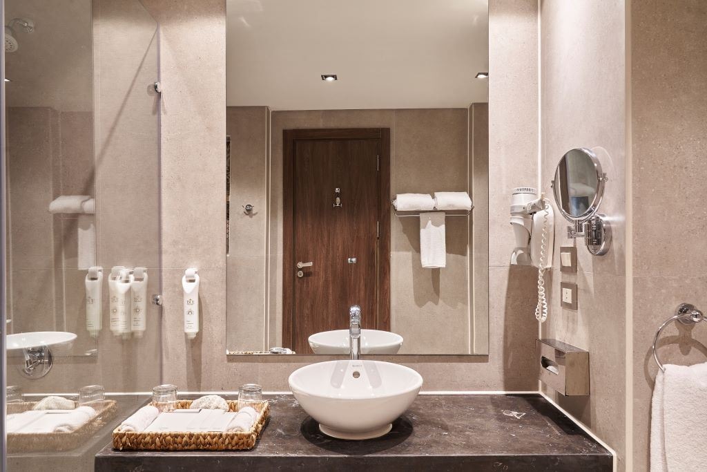 rooms-room-superior-side-seaview