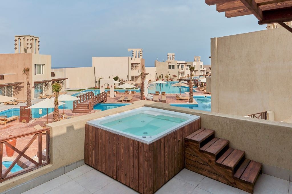 rooms-rooftop-jacuzzi