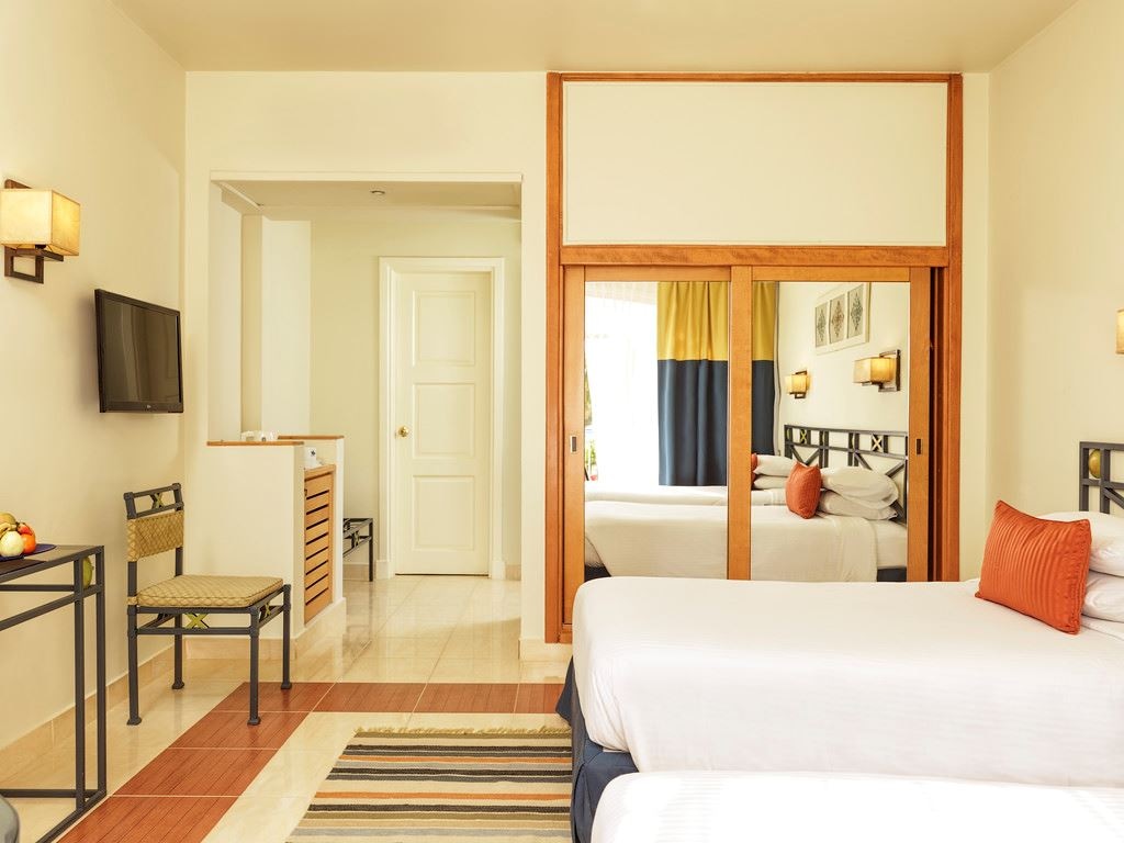 rooms-deluxe-room