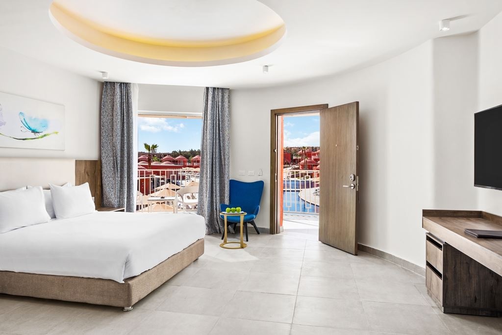 rooms-standard-room-pool--garden-view