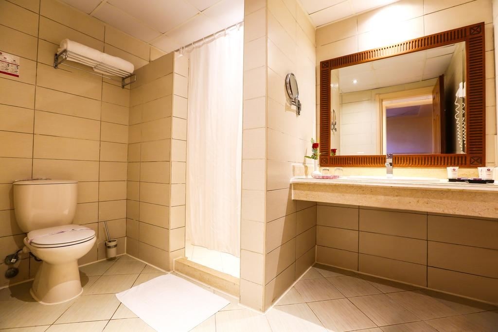 rooms-suite-family--suite-family-pool-view